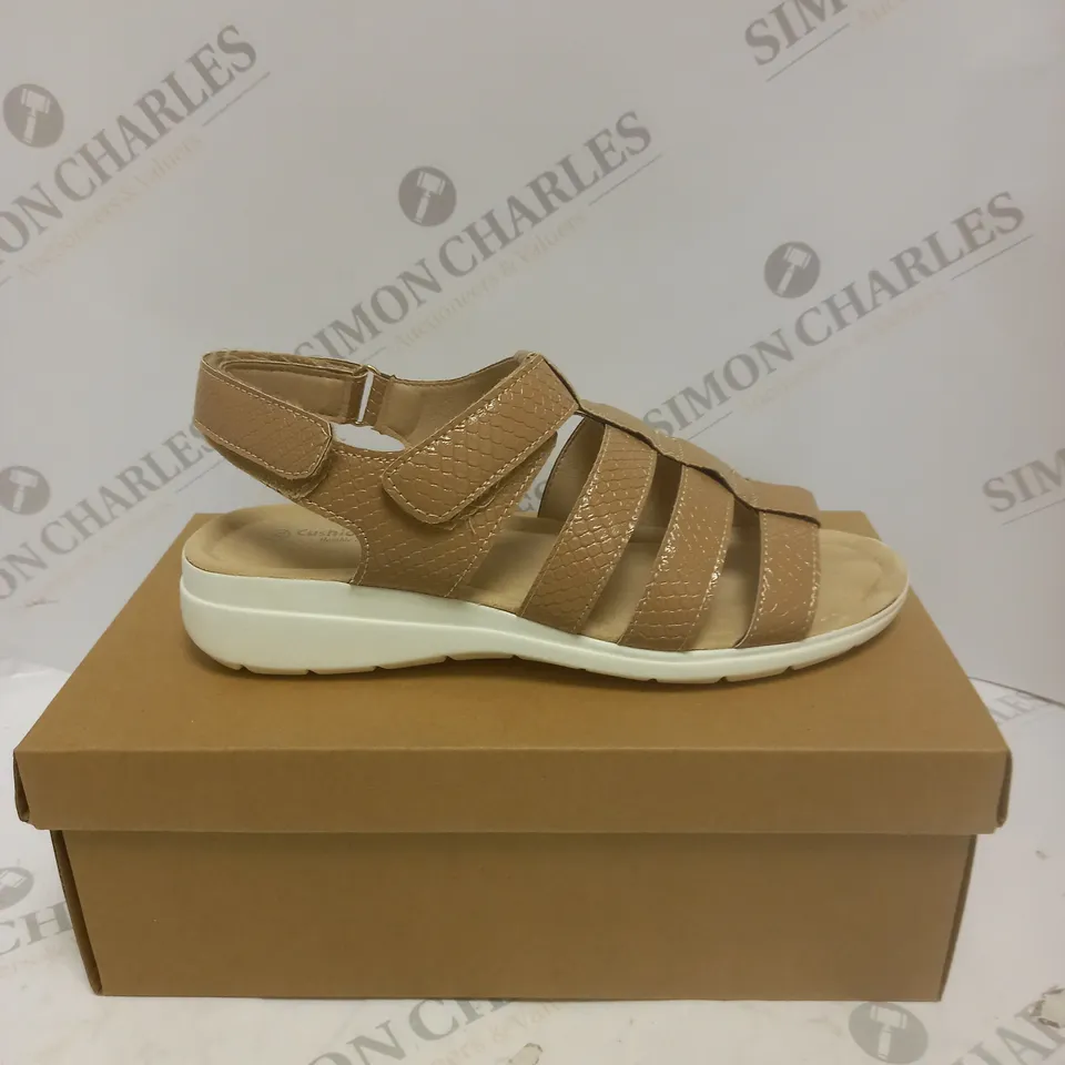 BOXED PAIR OF CUSHION WALK ONE TOUCH CLOSE SANDALS IN TAN - SIZE 6 