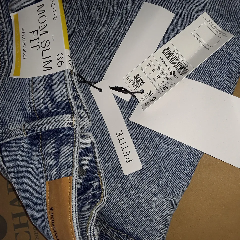 STRADIVARIUS MOM SLIM FIT JEANS - UK 8