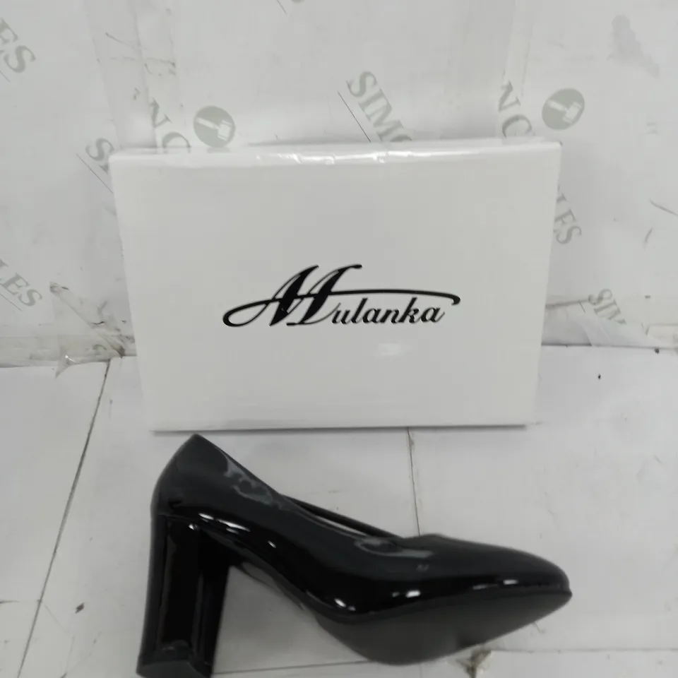 BOXED PAIR OF ALULANKA BLACK PUMP HEELS SIZE 36