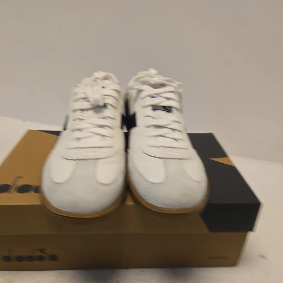 BOXED PAIR OF DIADORA WHITE TRAINERS – UK SIZE 10.5