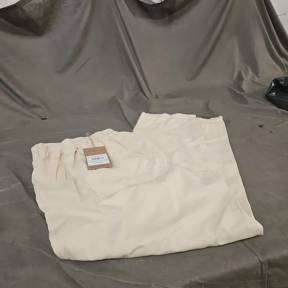CELTIC & CO. TWILL TAPERED PULL-ON TROUSERS – UK 14 – OATMEAL