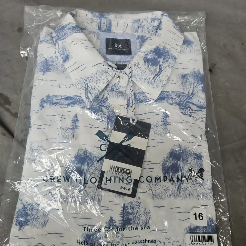 CREW CLOTHING COMPANY LULWORTH SHIRT – WHITE WITH BLUE SCENIC PRINT, SIZE 16