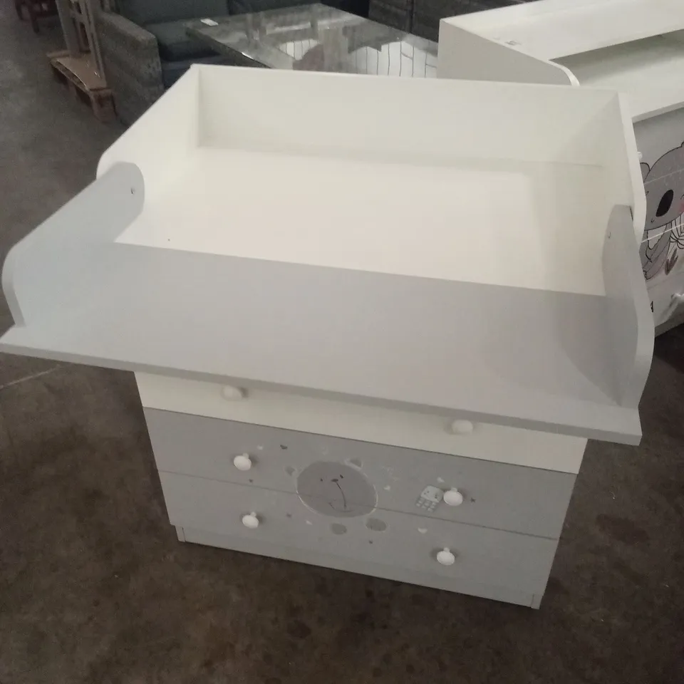 DESIGNER CHANGING DRESSER MODEL 800, BEAR LINE