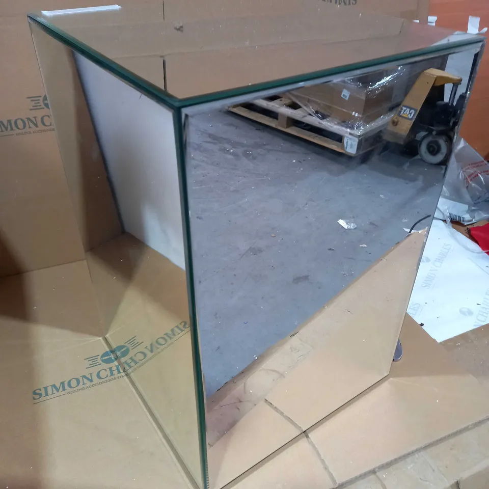 MONTE CARLO READY ASSEMBLED LAMP TABLE - MIRRORED SOME GLASS BROKEN  RRP £99