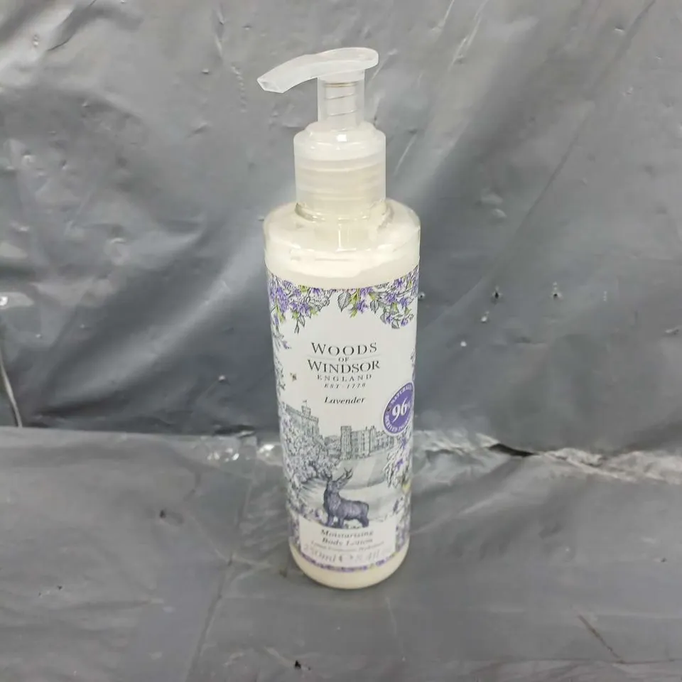 APPROXIMATELY 12 WOODS OF WINDSOR LAVENDER MOISTURISING BODY LOTION (12 x 250ml)