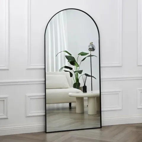 BOXED ARCH METAL FLOOR MIRROR FINISH: BLACK
