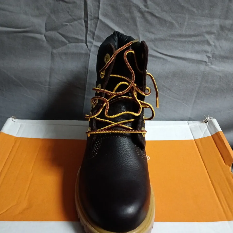 BOXED PAIR OF TIMBERLAND BROWN LEATHER BOOTS - WOMENS - UK SIZE 3