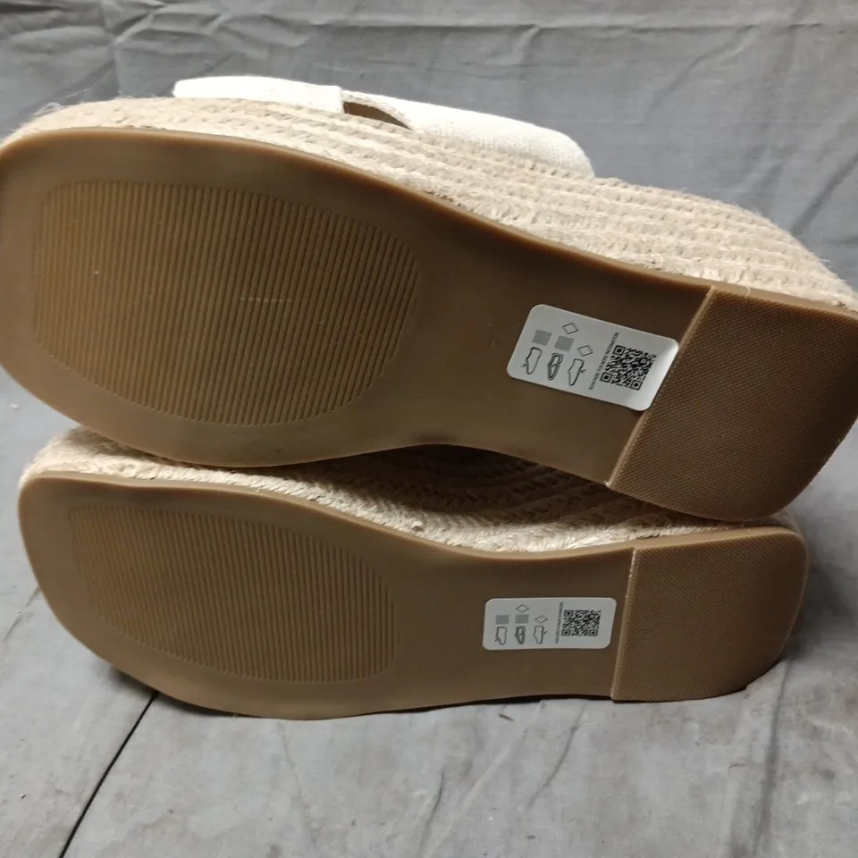 ASOS DESIGN WIDE FIT TEDDY 2 CROSS STRAP WEDGE SANDALS – NATURAL, UK 7