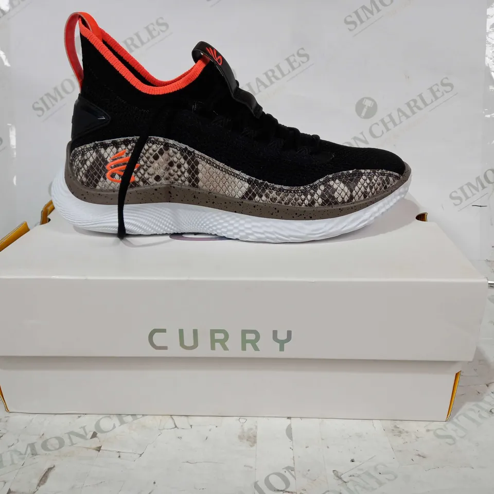 BOXED PAIR OF CURRY SNEAKERS IN BLACK/SNAKESKIN PATTERN/ORANGE UK SIZE 8