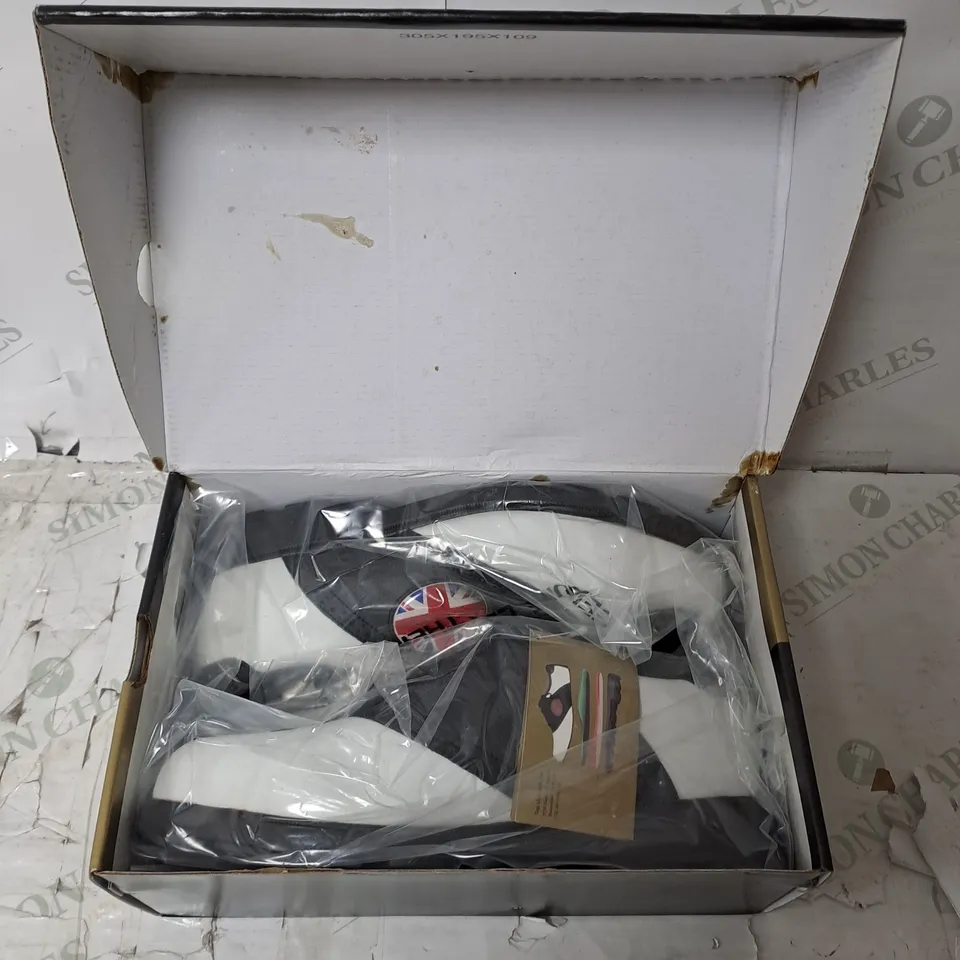 APPROXIMATELY 10 PAIRS OF BOXED TOP LINE GOLF GENUINE LEATHER GOLF SHOES - VARIED SIZES 