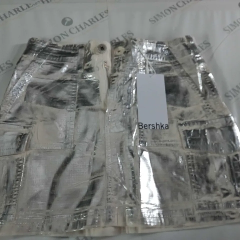 BERSHKA CARGO MINI SKIRT - S