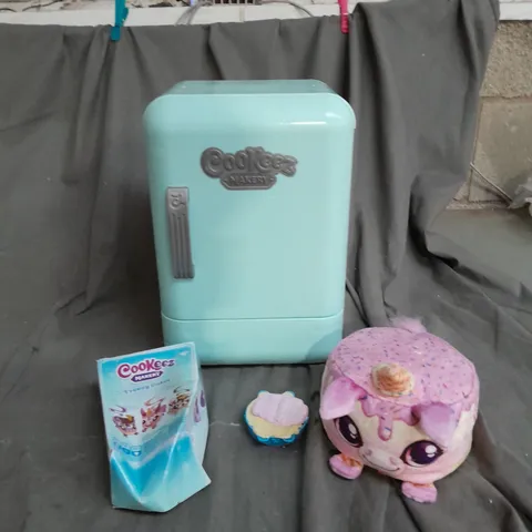 COOKEEZ MAKERY OVEN PLAYSET - BAKED TREATS 