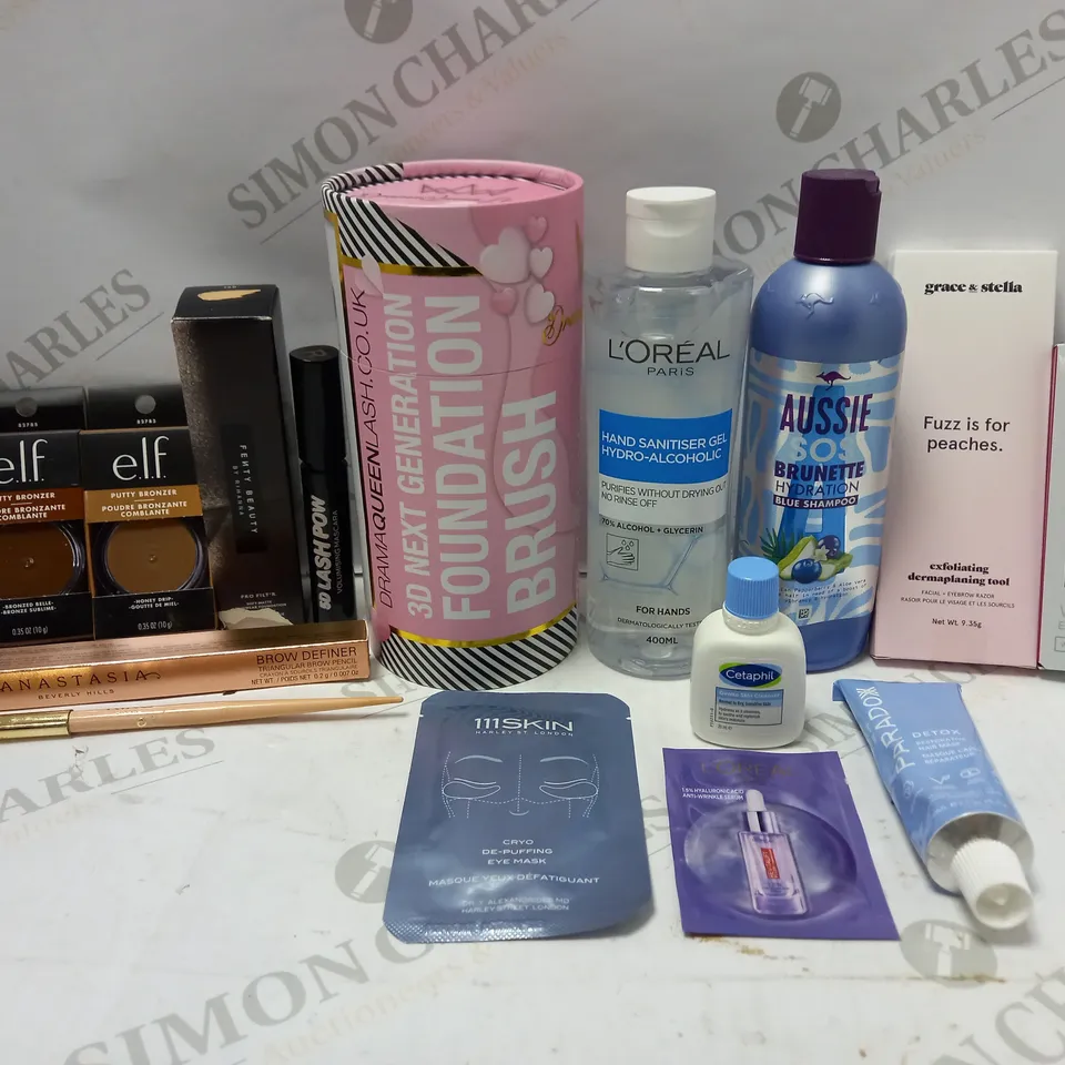 LOT OF APPROX 15 ASSORTED BEAUTY PRODUCTS TO INCLUDE PARADOX HAIR MASK, WUNDERKISS LIP SCRUB, FENTY BEAUTY PRO FILT'R FOUNDATION #160, ETC 