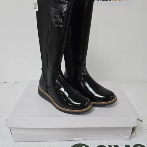 SHOES BY EMMA LISA BLACK CRINKLE PATENT PU KNEE-HIGH BOOTS, UK SIZE 6