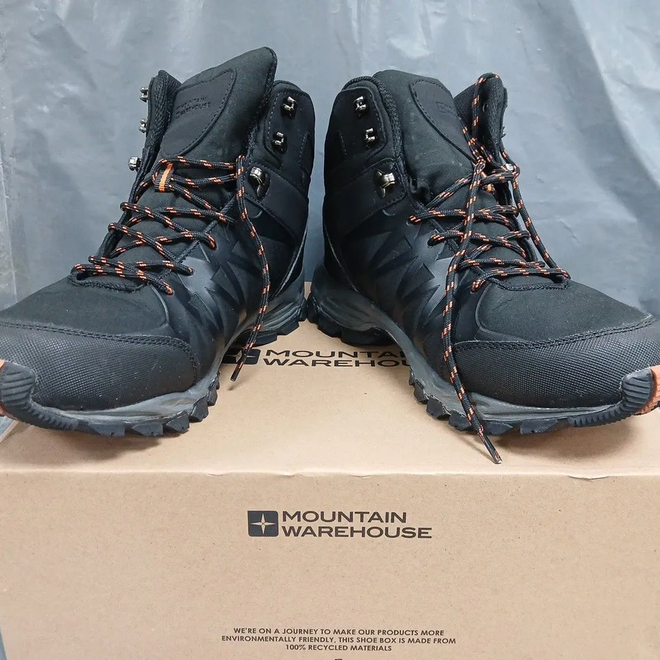 BOXED PAIR OF MOUNTAIN WAREHOUSE TREKKER II SOFTSHELL WATERPROOF HIKING BOOTS IN BLACK/ORANGE SIZE UK 10