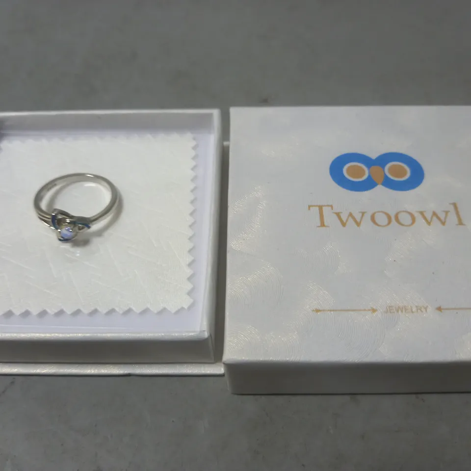 TWOOWL INFINITY RING IN GIFT BOX - S925 STAMP