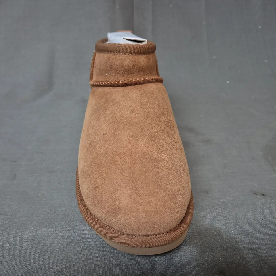 BOXED PAIR OF UGG WOMEN'S CLASSIC ULTRA MINI SHOES IN CHESTNUT UK SIZE 3