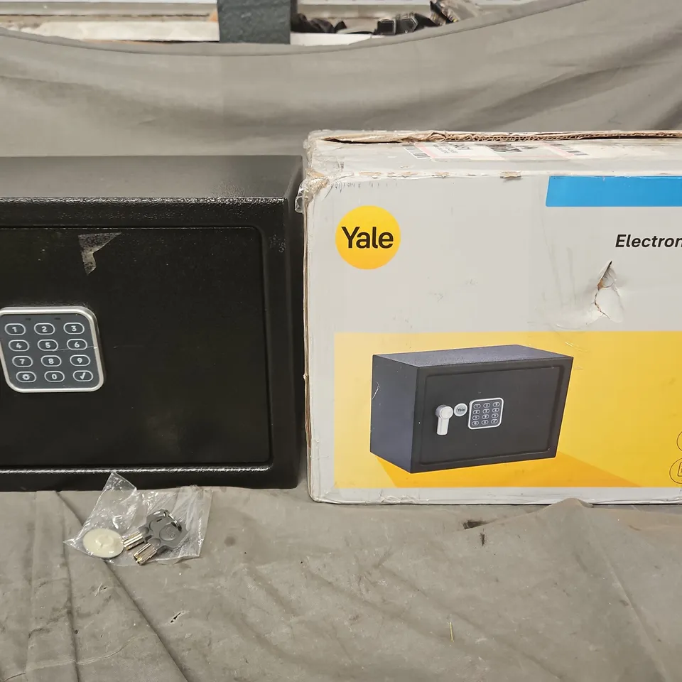 BOXED YALE ELECTRONIC SOFT MEDIUM IN BLACK 