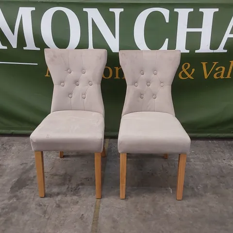 SET OF 2 BEWLEY MINK VELVET BUTTON BACK DINING CHAIRS WITH OAK LEGS