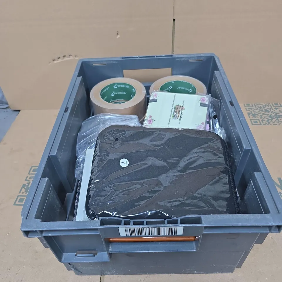 TOTE OF APPROXIMATELY 15 ASSORTED HOUSEHOLD ITEMS TO INCLUDE JOEL OSTEEN LARGE PRINT BOOK, TAPE X 6, CHILDRENS CUTLERY CASE, MINI "ROMA" BOOKS ETC
