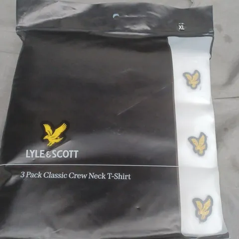 LYLE&SCOTT 3 PACK CLASSIC CREW NECK T-SHIRTS, WHITE - UK SIZE XL 