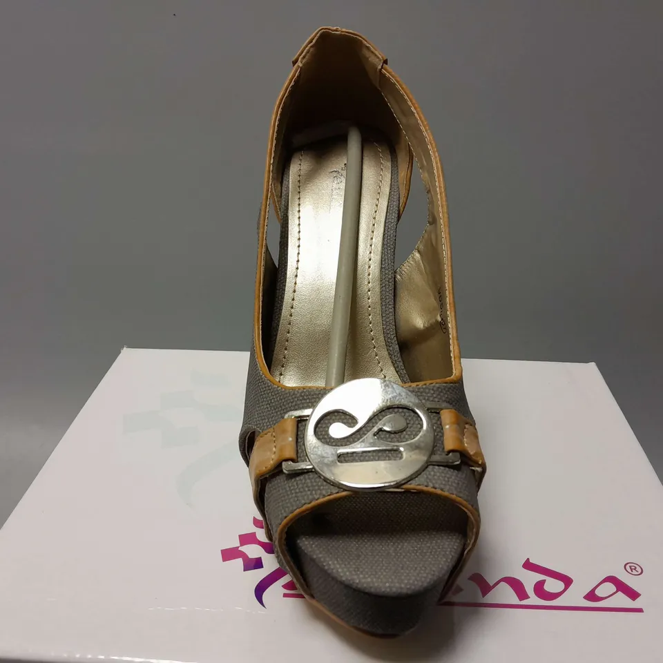 APPROXIMATELY 24 BOXED PAIRS OF LAVANDA OPEN TOE HIGH HEELS IN GREY/BLACK IN VARIOUS SIZES