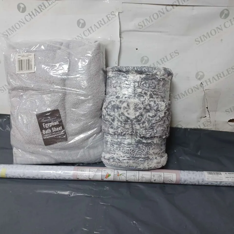 APPROXIMATELY 12 HOUSEHOLD ITEMS TO INCLUDE BATH SHEET, FLOOR MAT, WINDOW FILM, ETC - COLLECTION ONLY