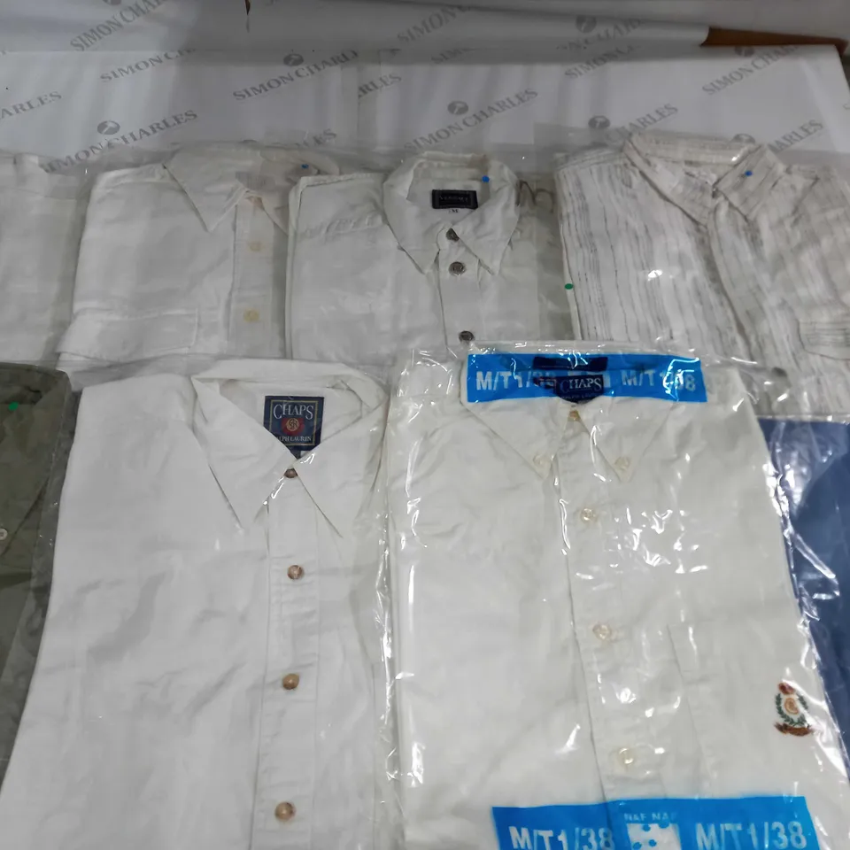 LOT OF 8 ASSORTED BAGGED CLOTHING ITEMS TO INCLUDE VERSACE AND RALPH LAUREN - VARIOUS SIZES