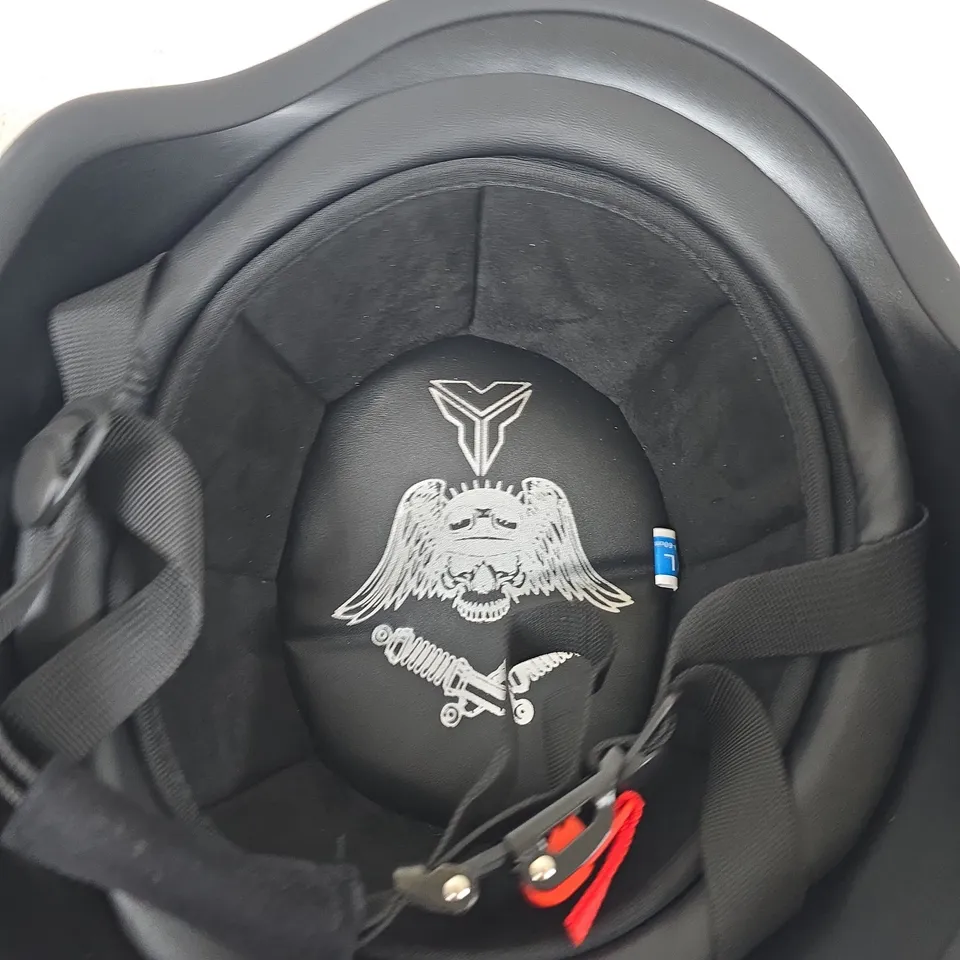 BLACK MOTORCYCLE HELMET – ECE R22-06 CERTIFIED