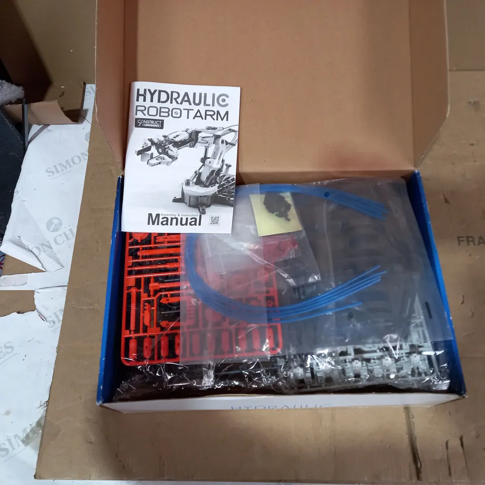 BOXED SCIENCE DISCOVERY HYDRAULIC ROBOTARM 