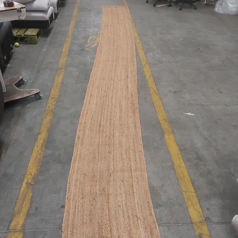 QUALITY DESIGNER JUTE RUG - APPROXIMATELY 610 x 61cm