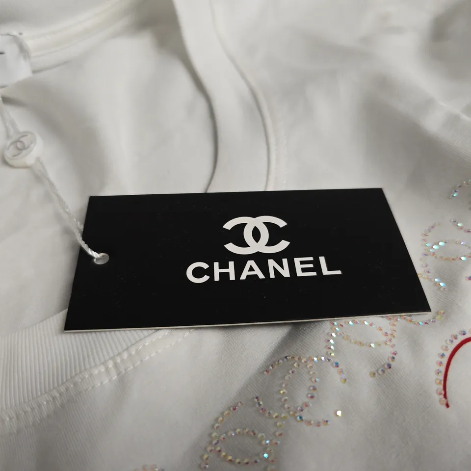 CHANEL LOGO PRINT WHITE COTTON T-SHIRT XL – WOMEN'S 