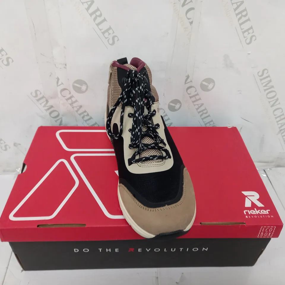 BOXED PAIR OF RIEKER HIKING BOOTS IN CREAM SIZE 5
