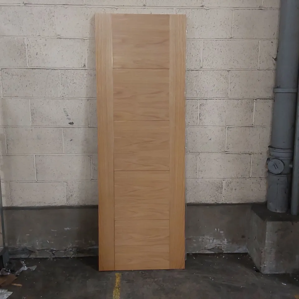 SOLID WOOD INTERNAL DOOR - APPROXIMATELY 198.4 x 68.6cm