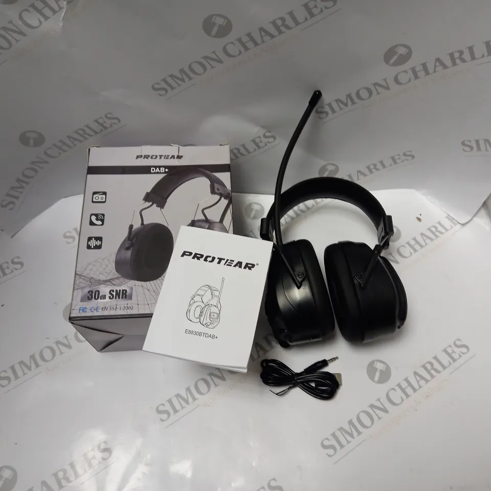 BOXED PROTEAR EAR DEFENDERS WITH BLUETOOTH AND RADIO (DAB/DAB+/FM), AUDIO/USB CABLE AND INSTRUCTIONS