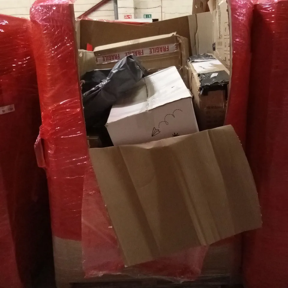 PALLET OF ASSORTED ITEMS TO INCLUDE: FULL LENGTH MIRROR, KIDS BICYCLE, KIDS FOAM PLAY MATS ETC