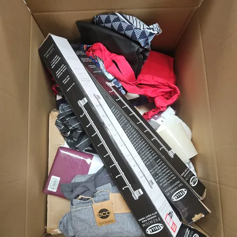 LARGE BOX OF APPROXIMATELY 10 ASSORTED ITEMS TO INCLUDE BED SHEETS, HANGING RACK AND UTENSIL HOLDER