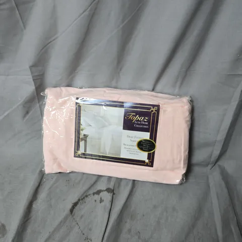 APPROXIMATELY 30 X TOPAZ LUXE HOME COLLECTION PINK BEDDING SET