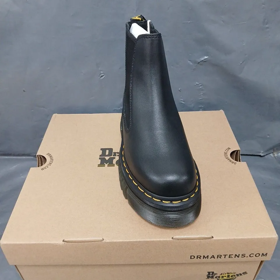 BOXED PAIR OF DR MARTENS AUDRICK CHEALSEA BOOTS - 4