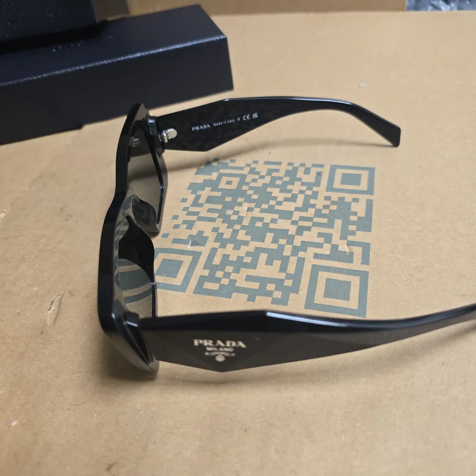 PRADA SUNGLASSES – BLACK FRAME