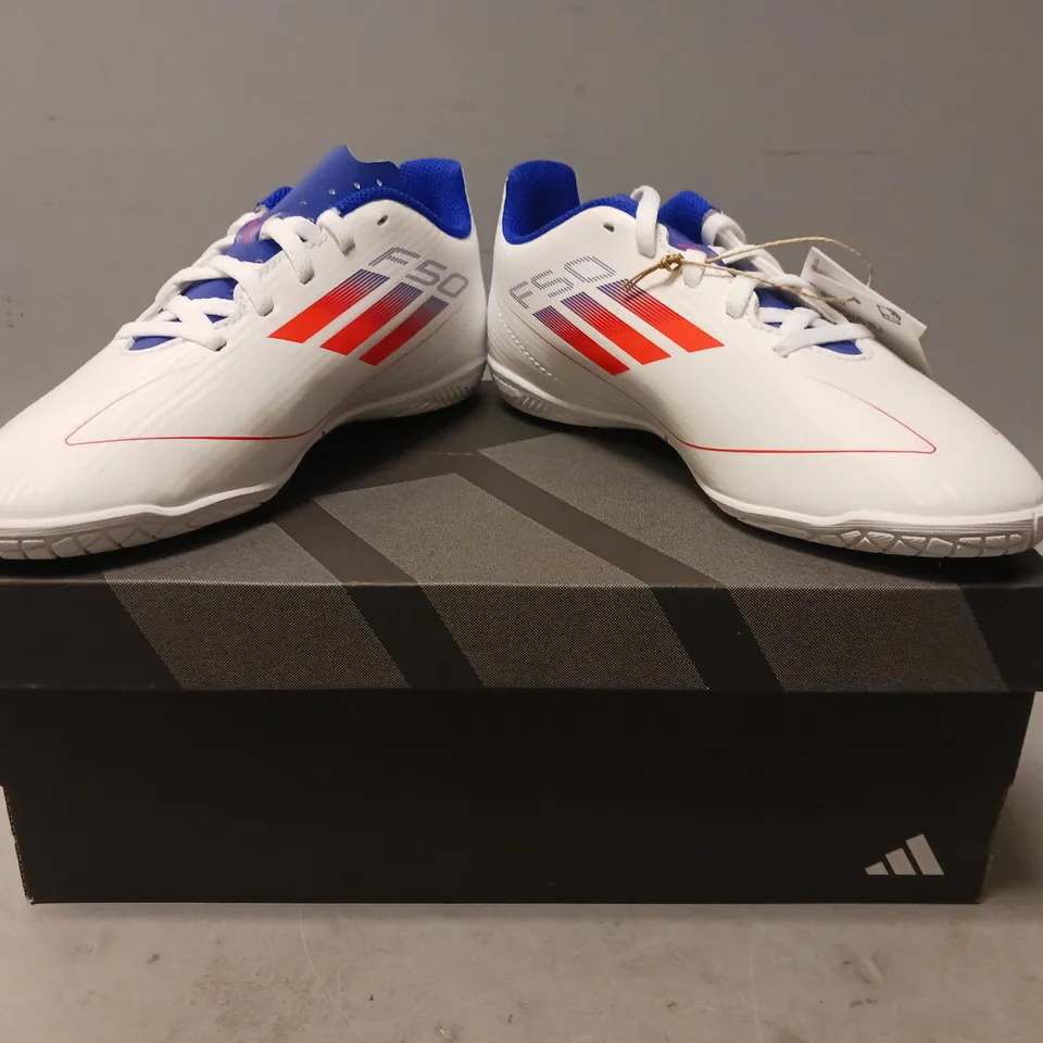 BOXED PAIR OF ADIDAS F50 CLUB SHOES IN WHITE/BLUE/RED UK SIZE 2
