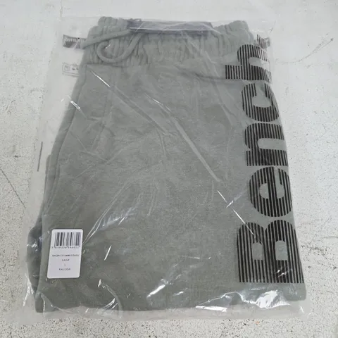 BAGGED BENCH RALODA SHORTS IN SAGE - LARGE