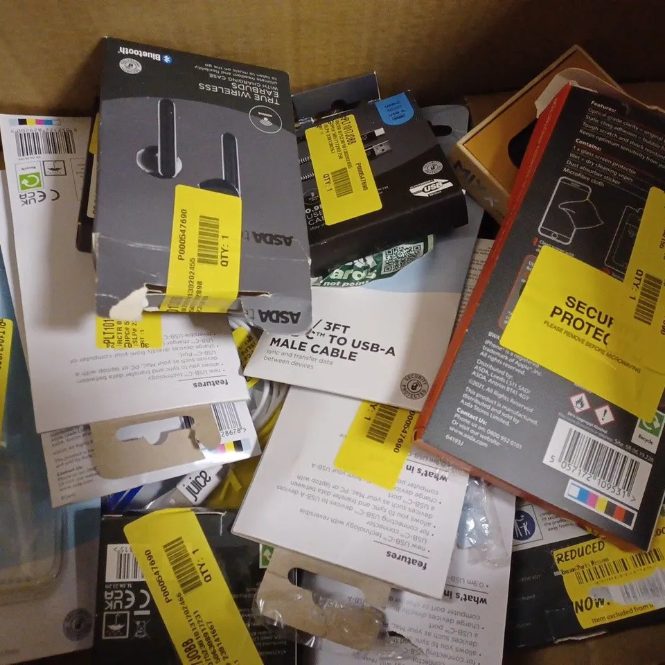 APPROXIMATELY 20 ASSORTED TECH PRODUCTS TO INCLUDE WIRELESS KEYBOARD COMBO, HDTV INDOOR AERIAL, WIRELESS HEADPHONES 