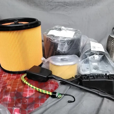 APPROXIMATELY 7 ASSORTED ITEMS TO INCLUDE FEBI BILSTEIN 107471 ABS SENSOR, RUBBER STRIP, CAR EXHAUST FLEX PIPE, RUBBER STRIP