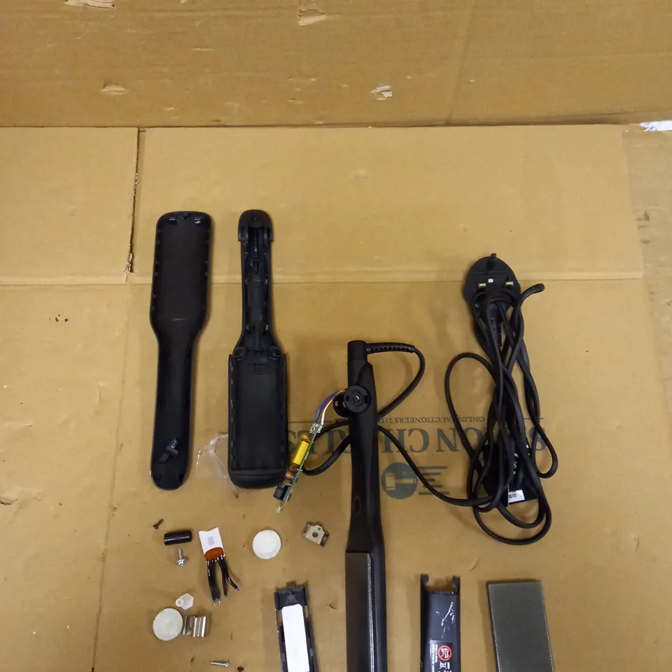 GHD MAX STYLER PROFESSIONAL HAIR STRAIGHTENERS - BLACK
