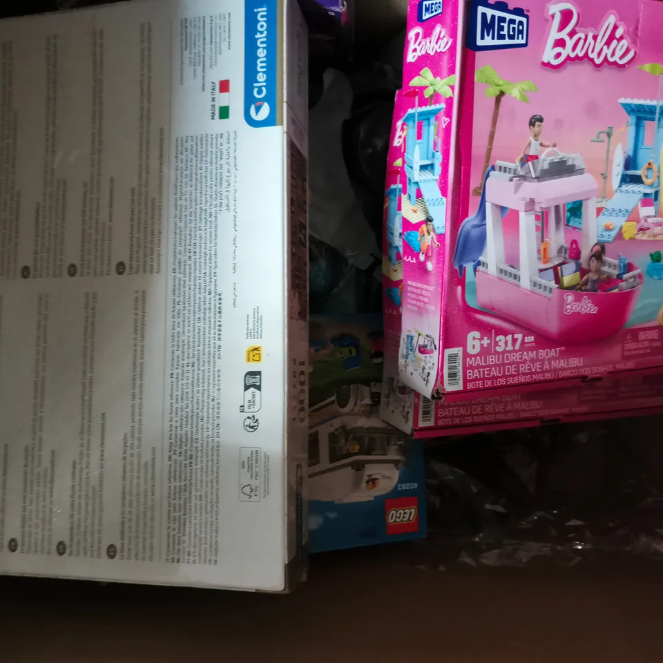 BOX OF APPROXIMATELY 10 ASSORTED TOYS AND GAMES TO INCLUDE HARRY POTTER POP FIGURE, BARBIE MALIBU DREAM BOAT, ETC - COLLECTION ONLY