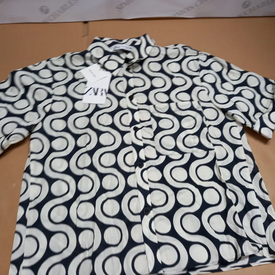ZARA PATTERENED SHIRT - XS