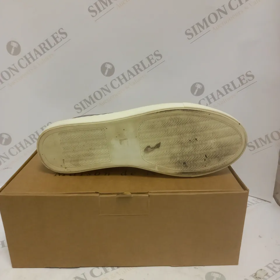 PAIR OF MAISON DE NIMES LEATHER ZIP SIDE TRAINERS IN PEWTER - SIZE 7 