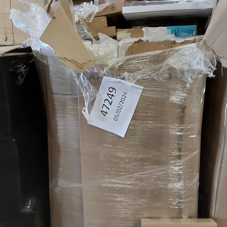 PALLET OF ASSORTED ITEMS INCLUDING: BEDSIDE CABINET, KEYBOARD TRAY, STEP STOOL, TOILET SEAT
