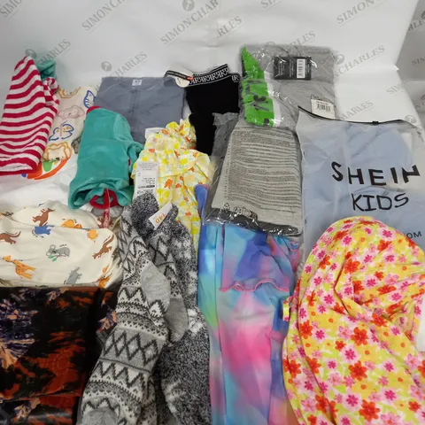 BOX OF ASSORTED CHILDRENS CLOTHING VARYING IN SIZE/COLOUR/STYLE TO INCLUDE: TOPS, DRESSES, JUMPERS